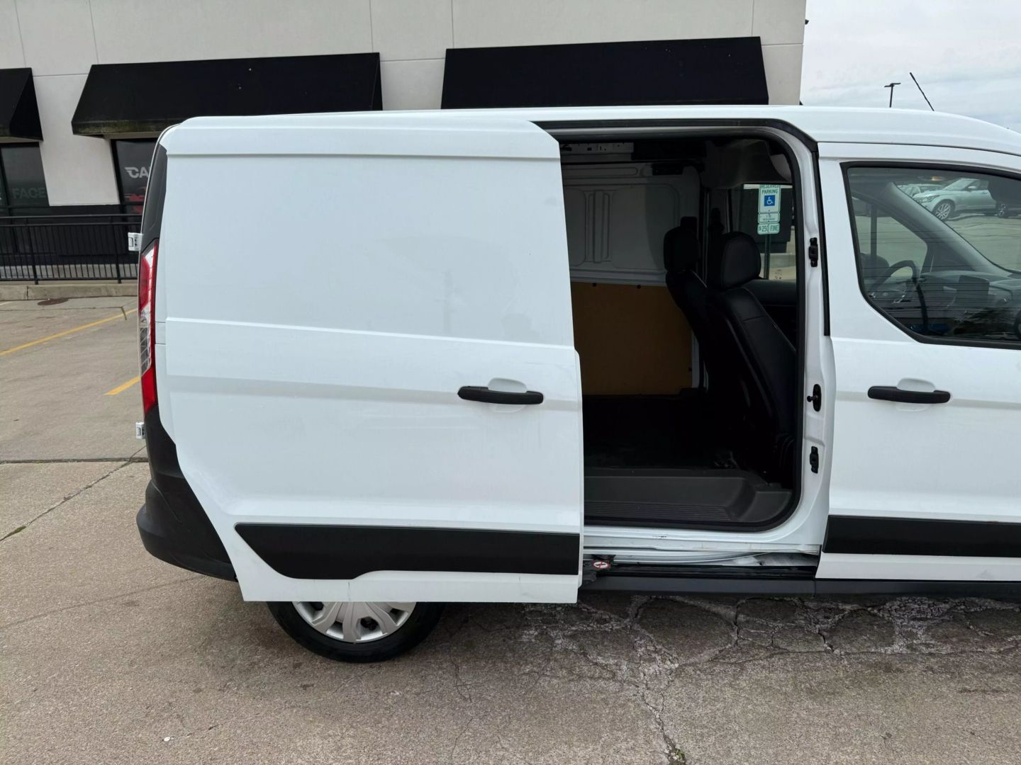 2022 Ford Transit Connect Cargo Van - Image 20