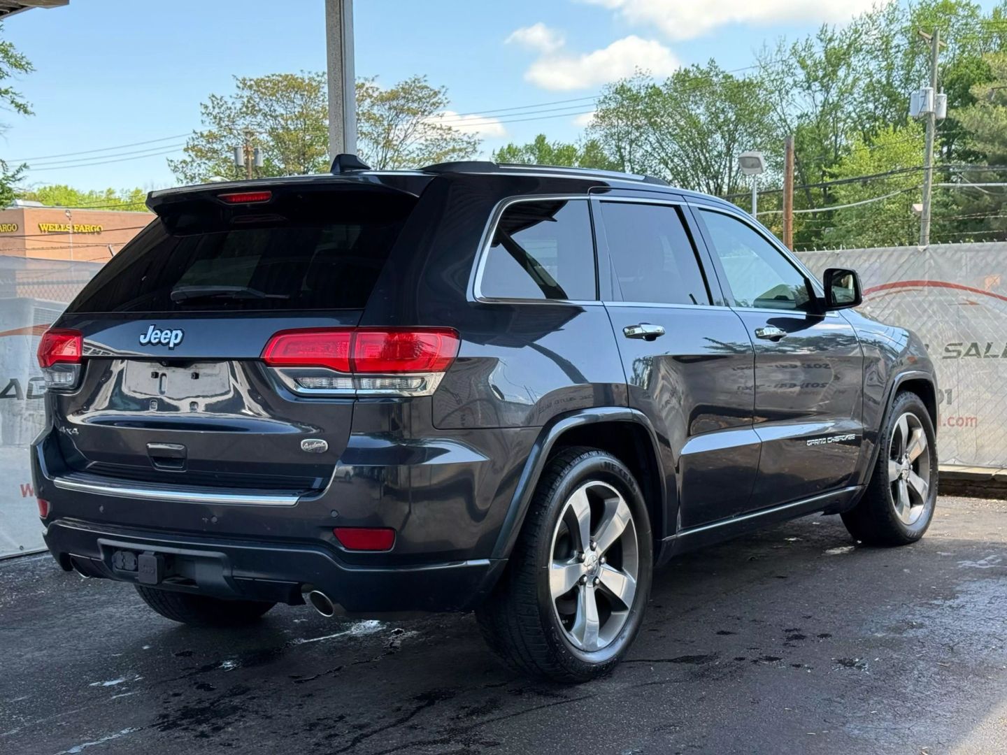 2015 Jeep Grand Cherokee - Image 11
