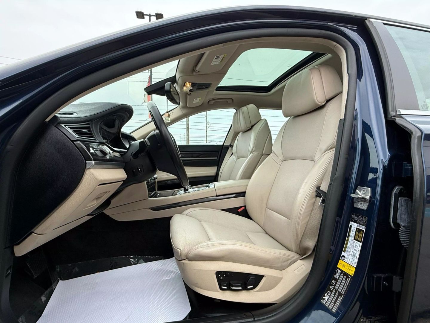 2010 Bmw 7 Series - Image 19