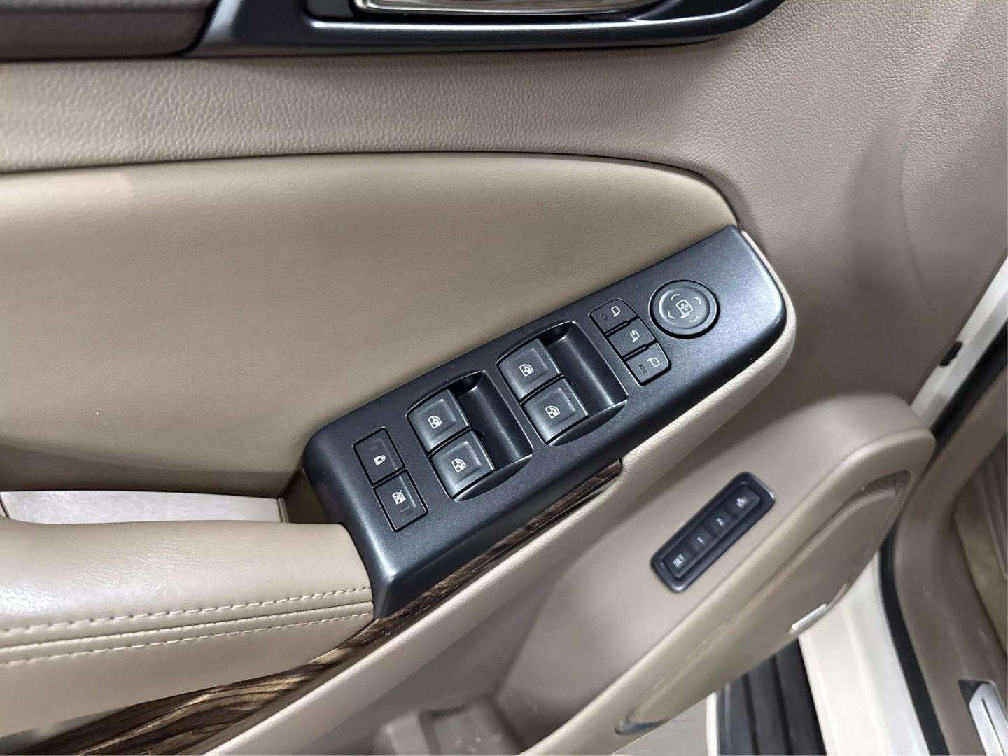 2015 Gmc Yukon - Image 31