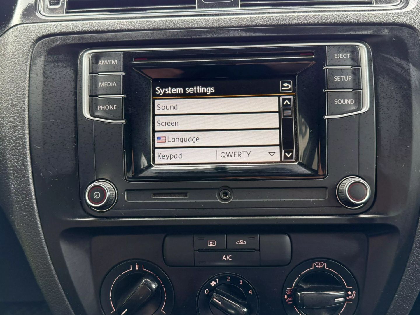 2016 Volkswagen Jetta - Image 34