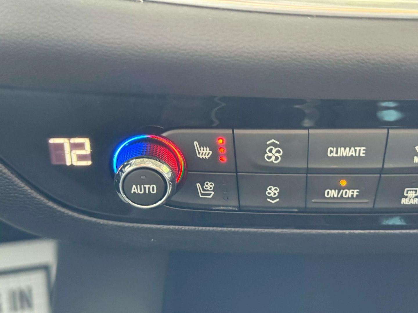 2018 Buick Enclave - Image 32