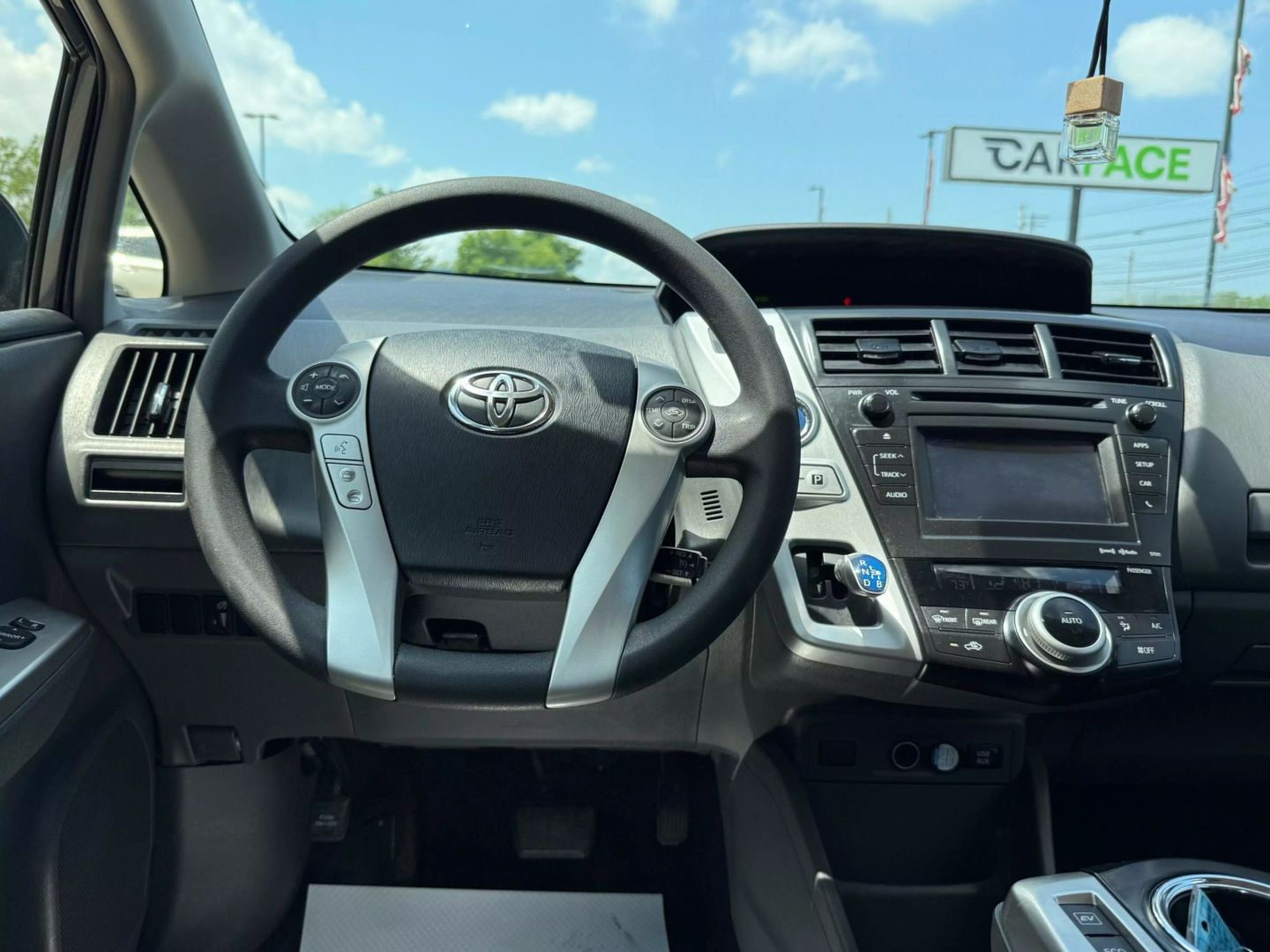 2014 Toyota Prius V - Image 26
