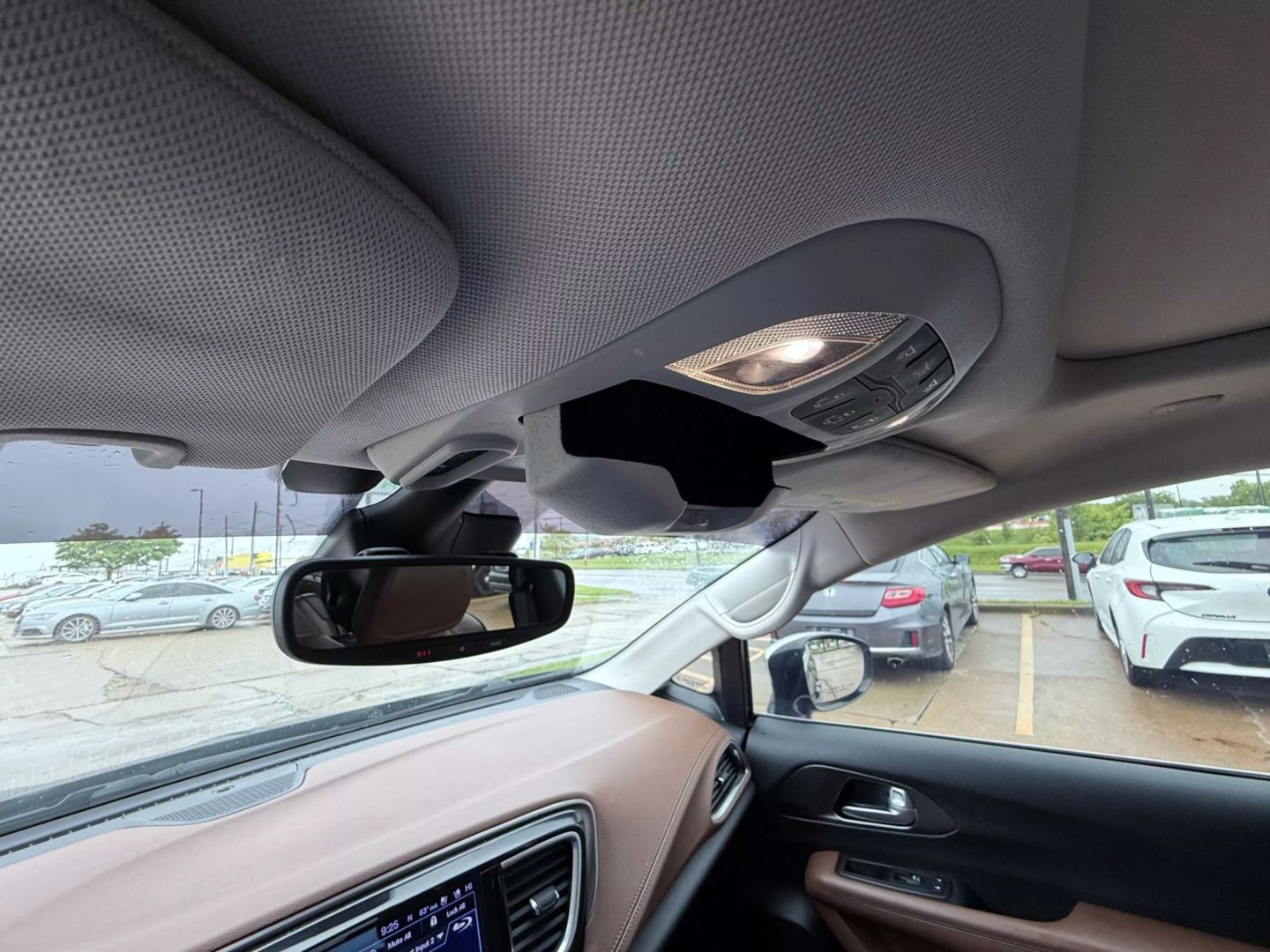 2017 Chrysler Pacifica - Image 66