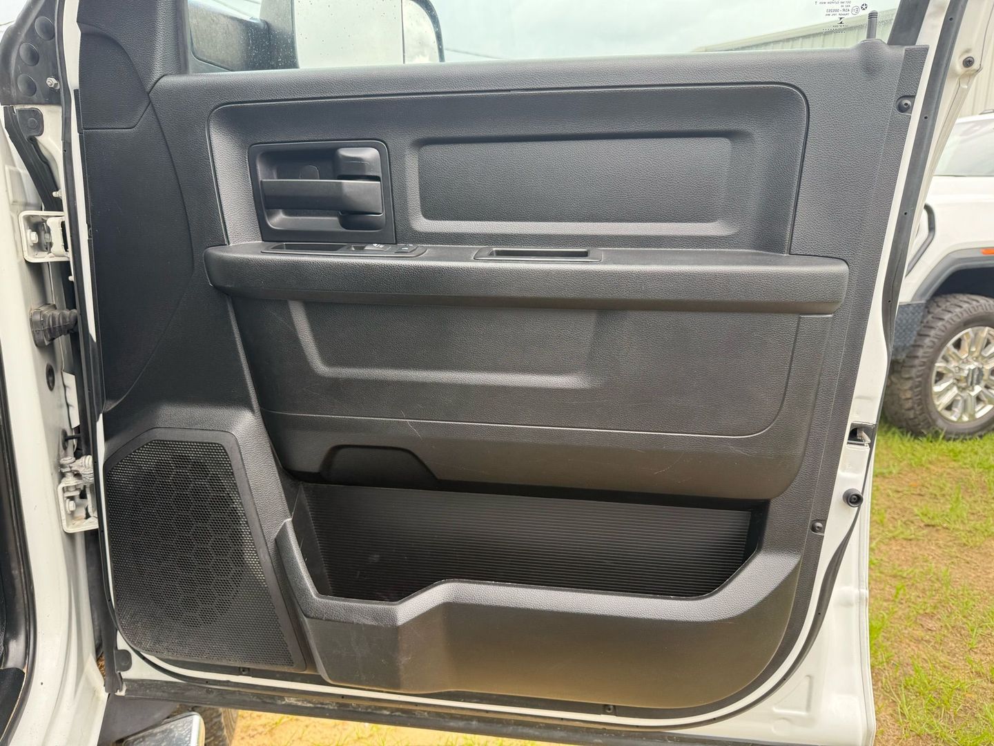 2017 Ram 5500 Crew Cab & Chassis - Image 18