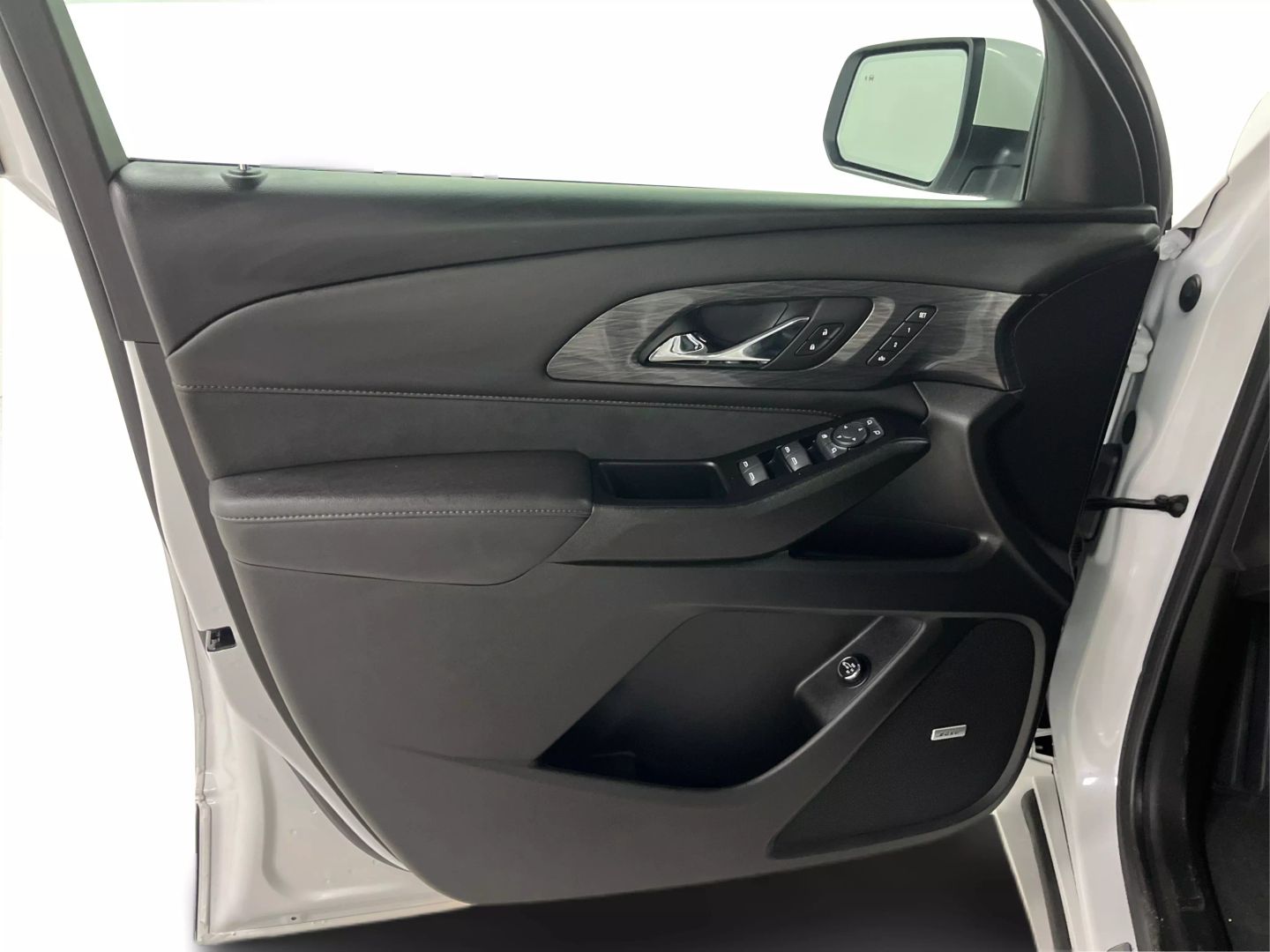 2023 Chevrolet Traverse - Image 21