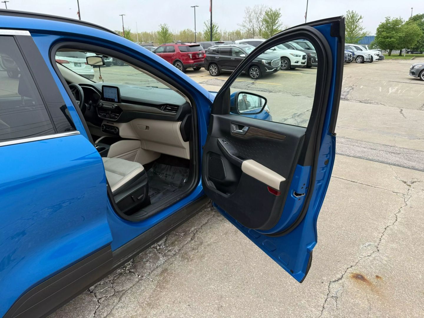 2020 Ford Escape - Image 24