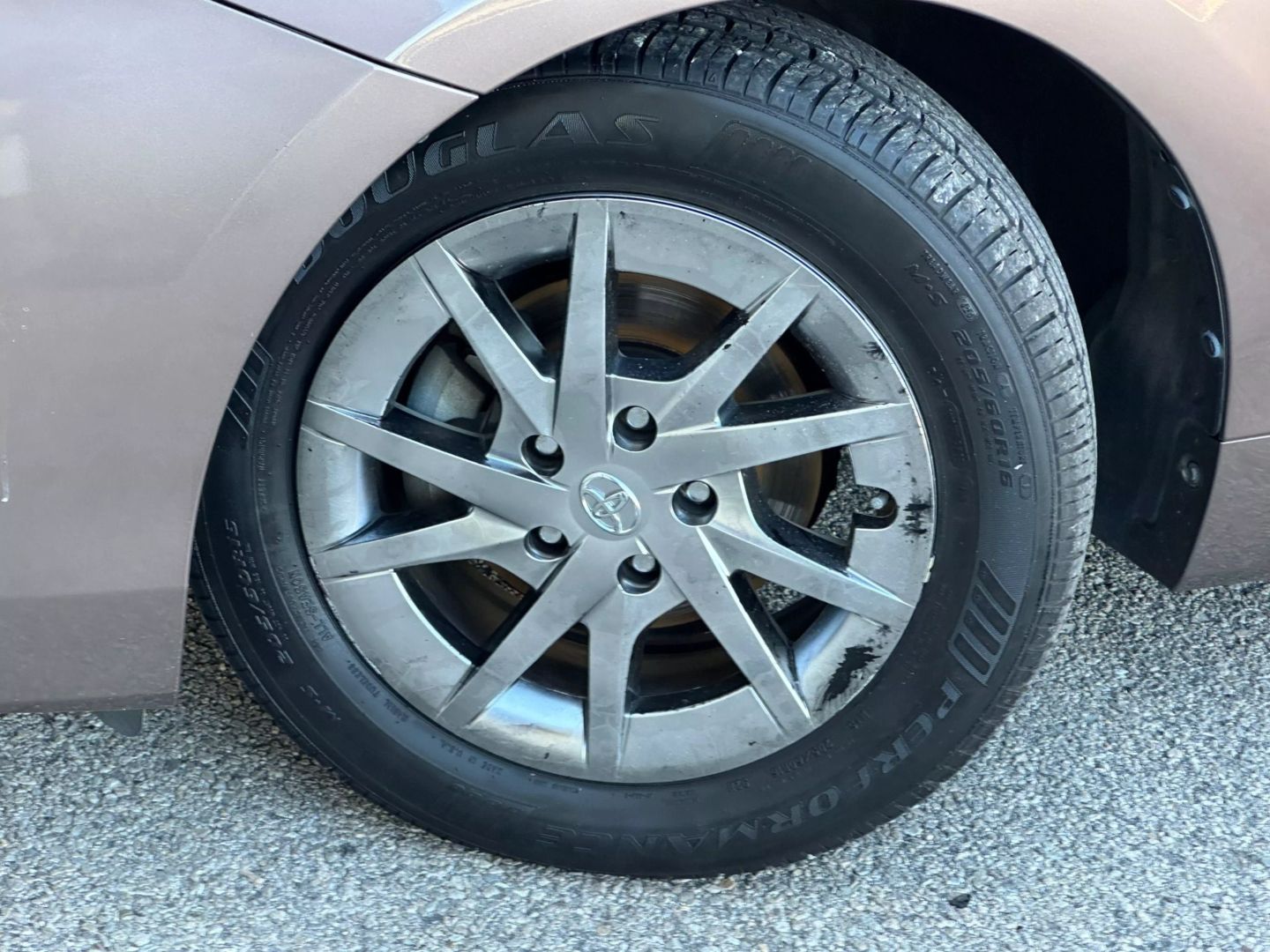 2015 Toyota Prius V - Image 36
