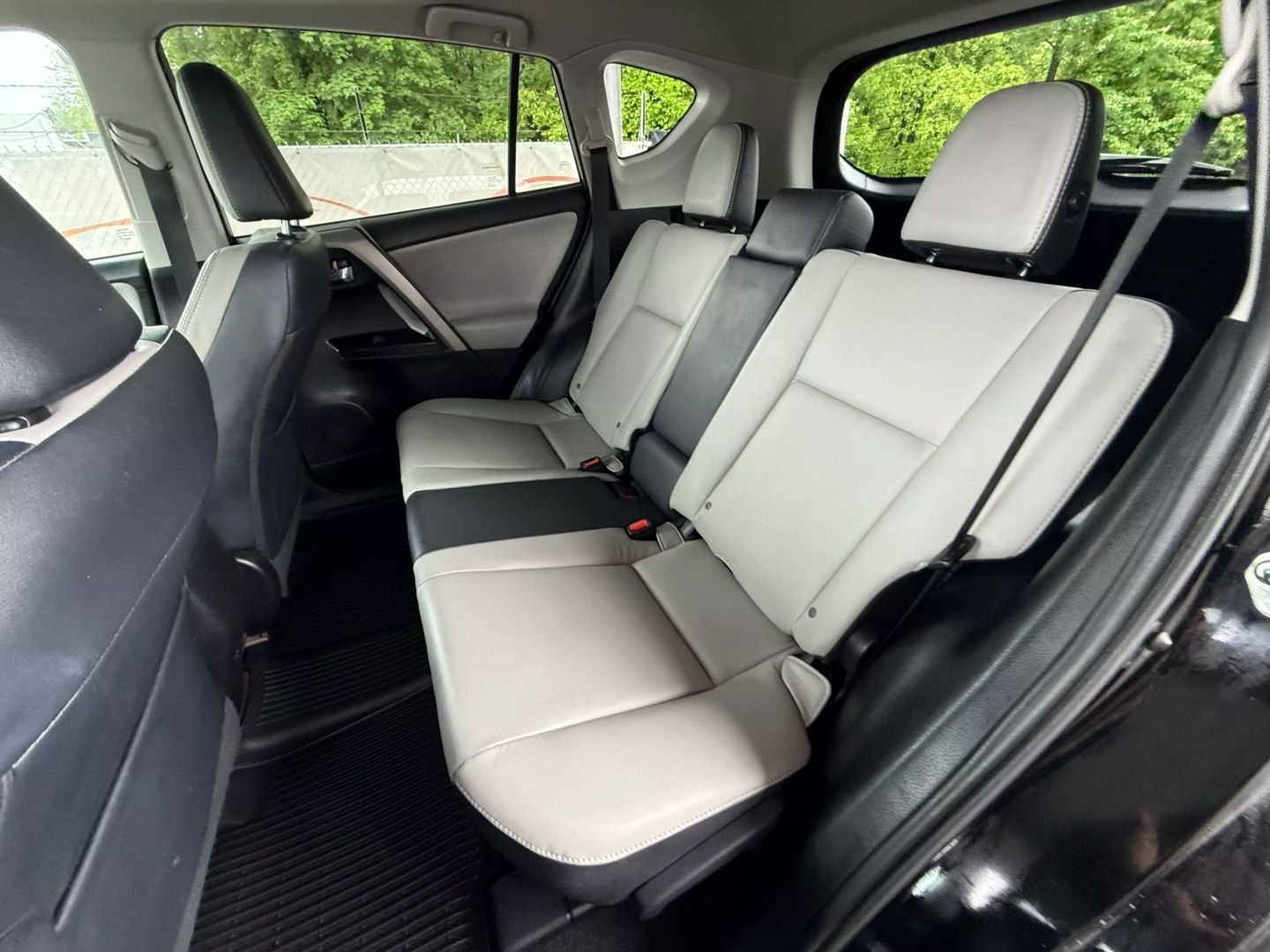 2016 Toyota Rav4 - Image 19