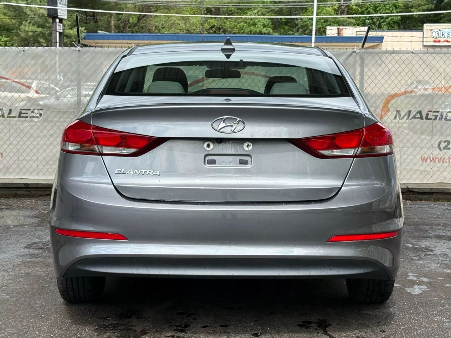 2018 Hyundai Elantra - Image 10
