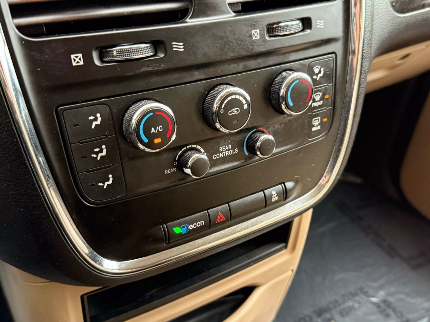 2016 Dodge Grand Caravan Passenger - Image 35