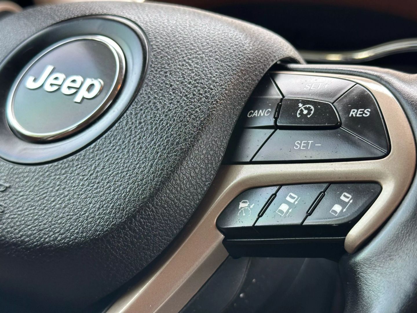 2015 Jeep Grand Cherokee - Image 53