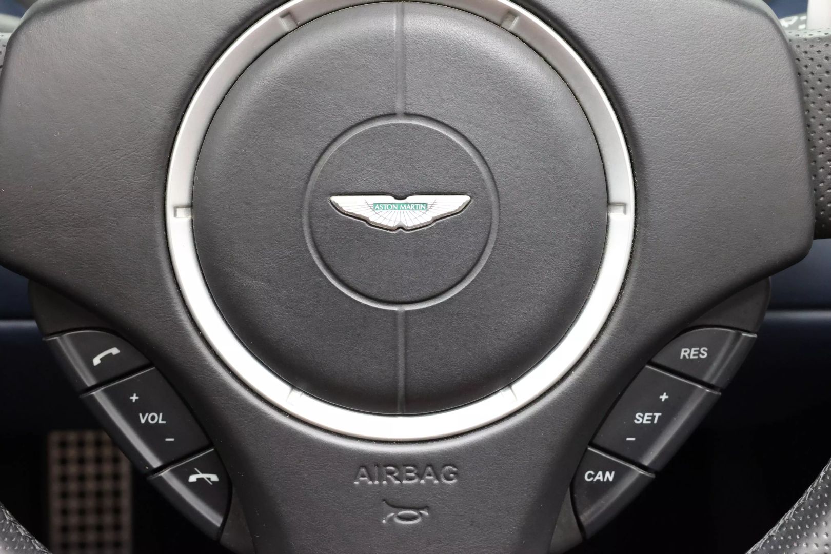 2014 Aston Martin Vantage - Image 21