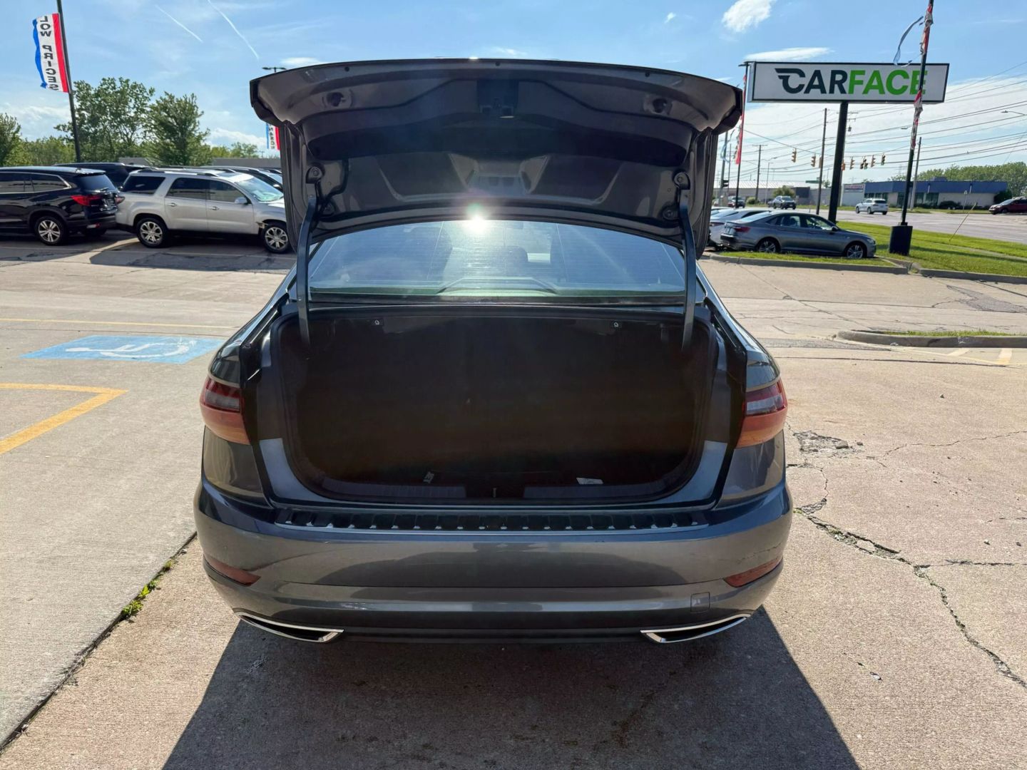 2019 Volkswagen Jetta - Image 11