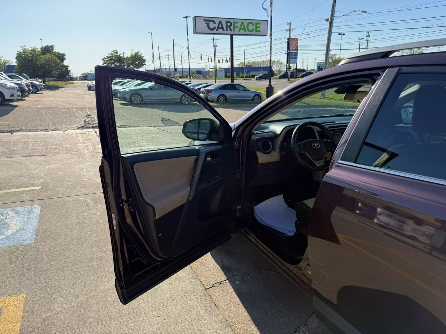 2017 Toyota Rav4 - Image 16
