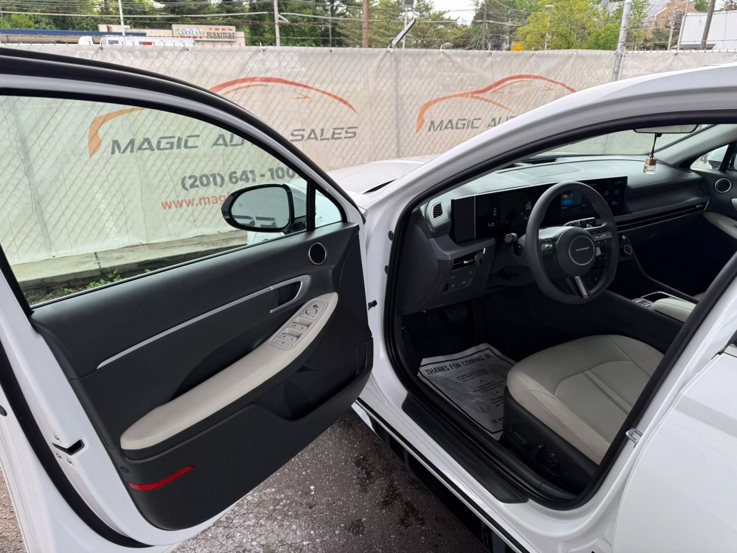 2025 Hyundai Sonata - Image 14