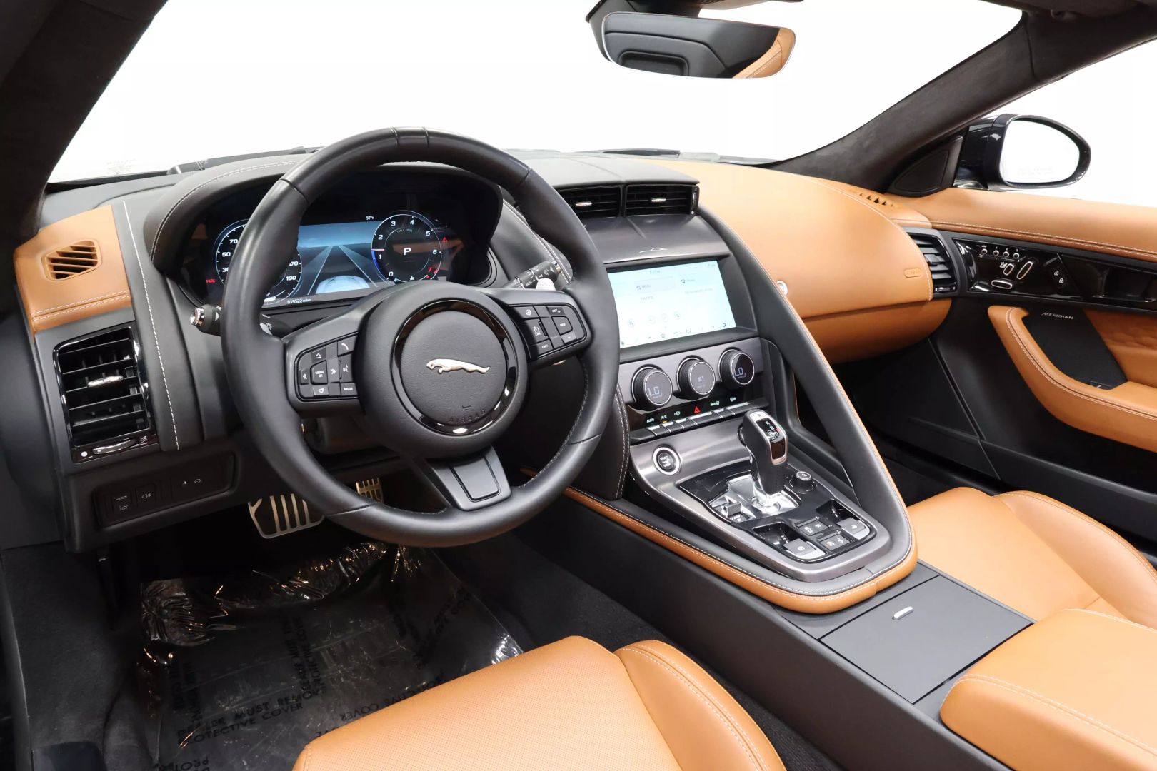2024 Jaguar F-type - Image 2