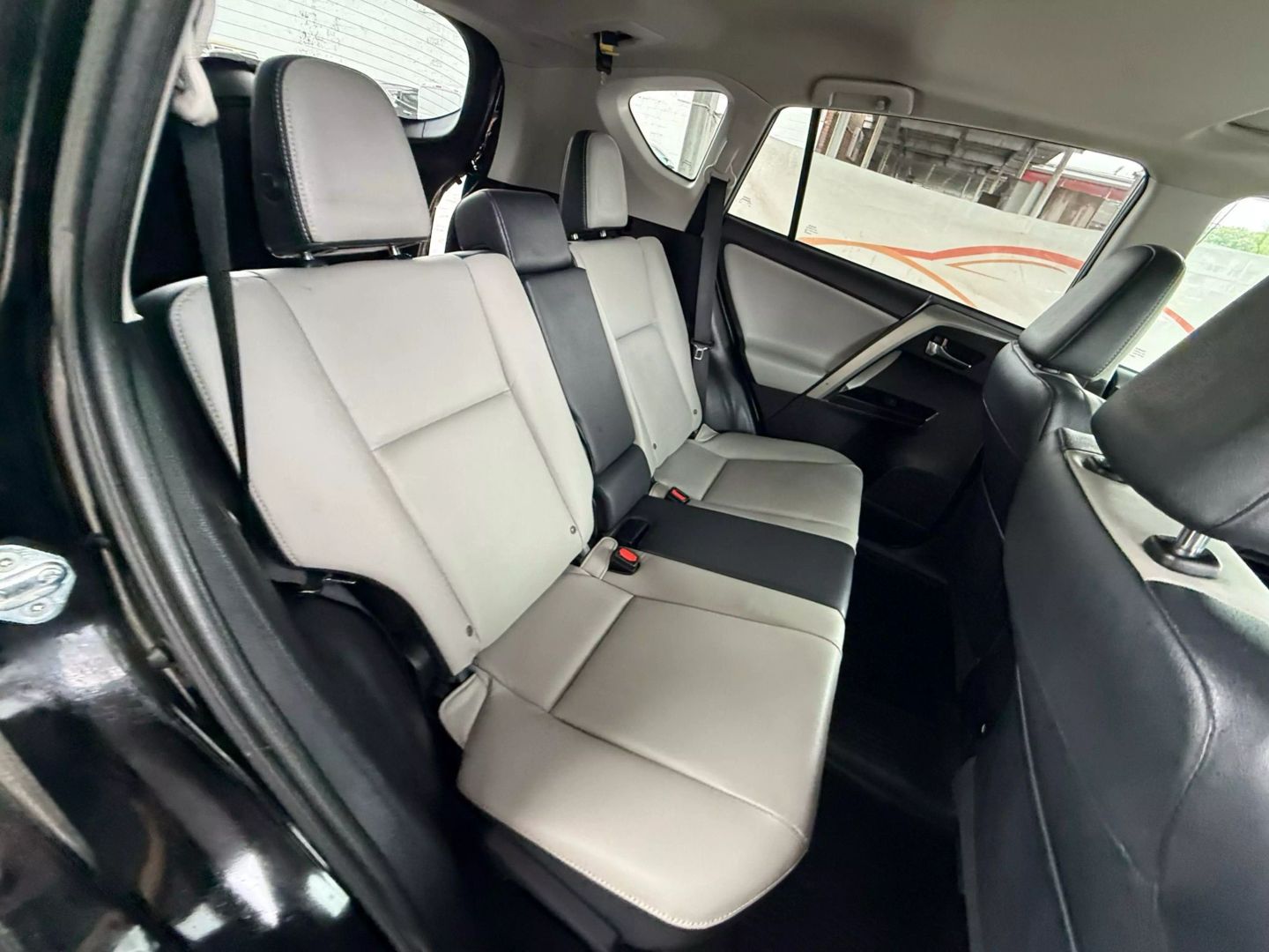 2016 Toyota Rav4 - Image 23