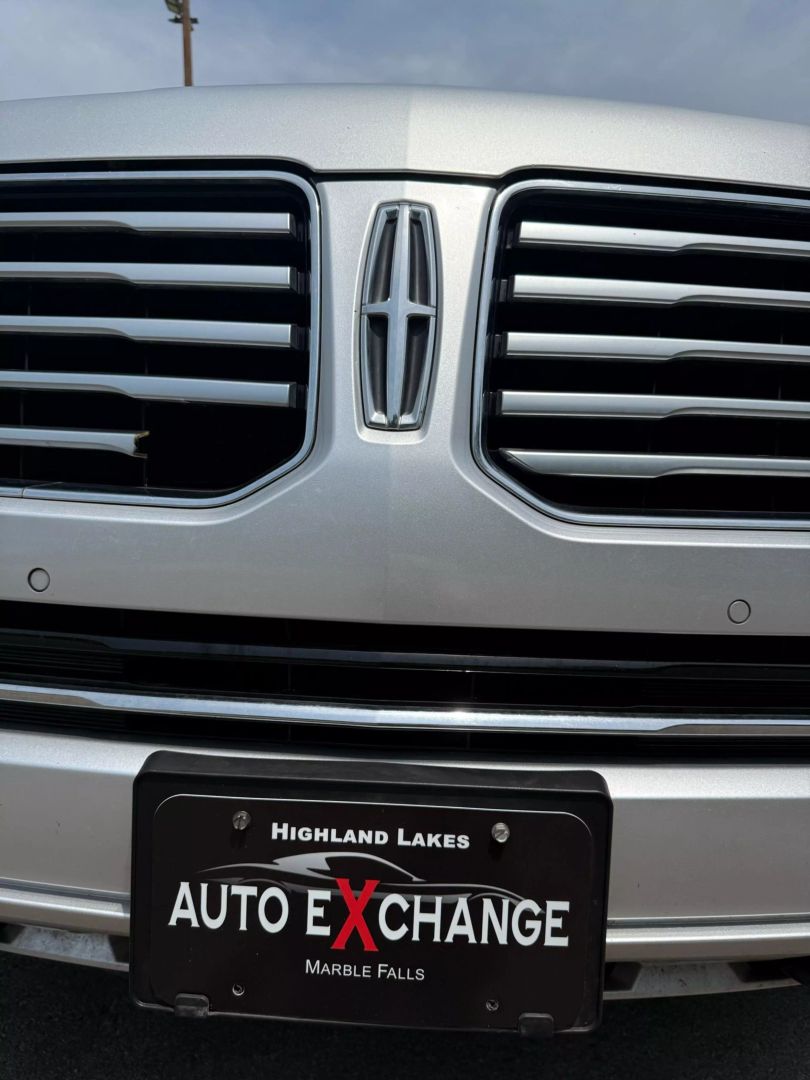 2015 Lincoln Navigator - Image 24