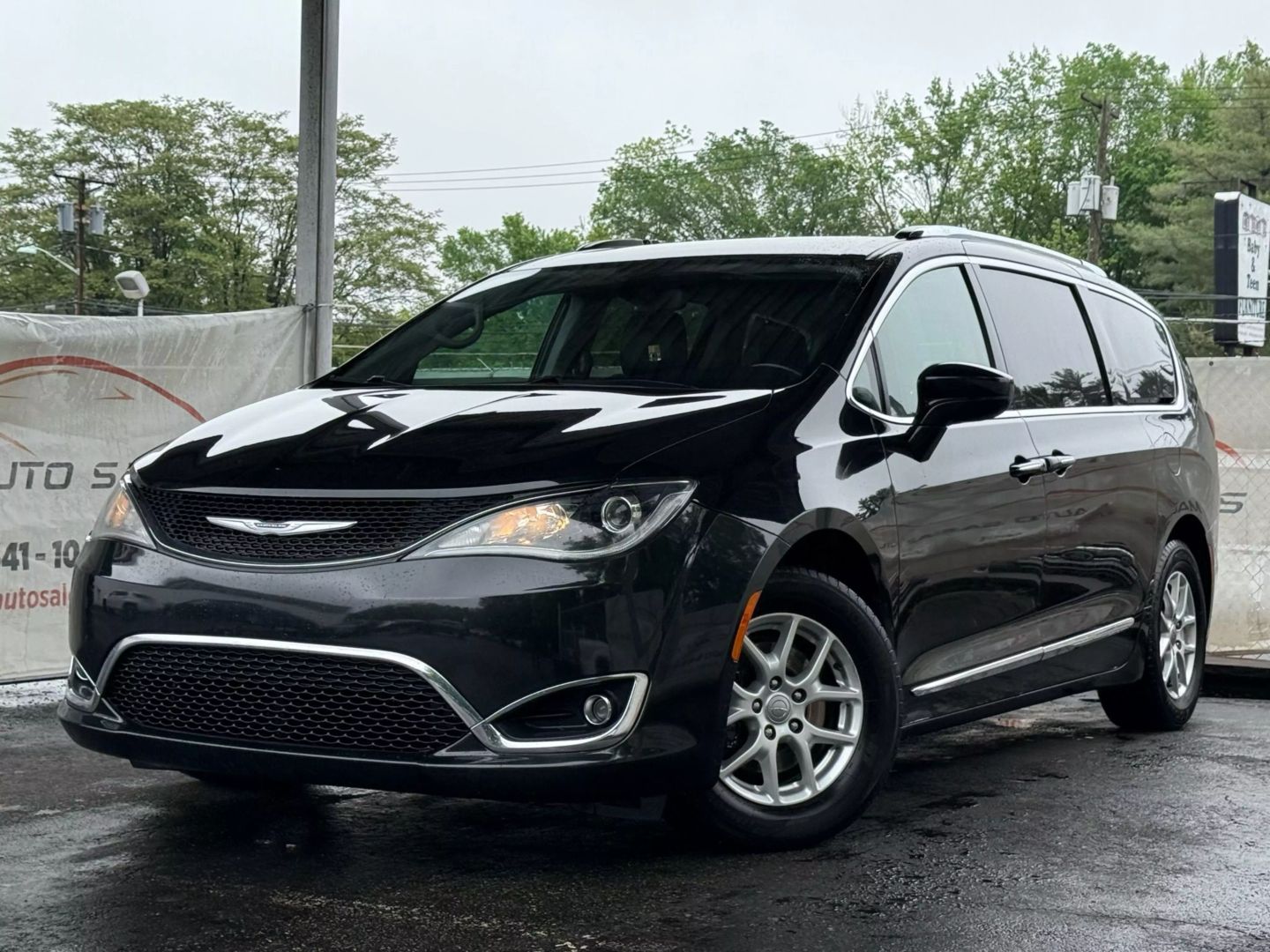 2020 Chrysler Pacifica - Image 1