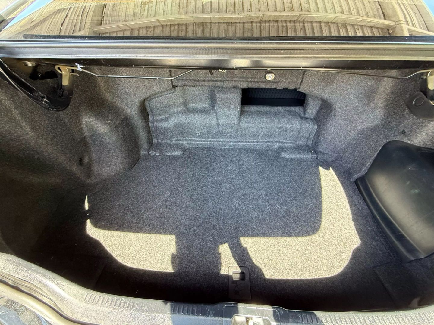 2015 Toyota Camry - Image 20