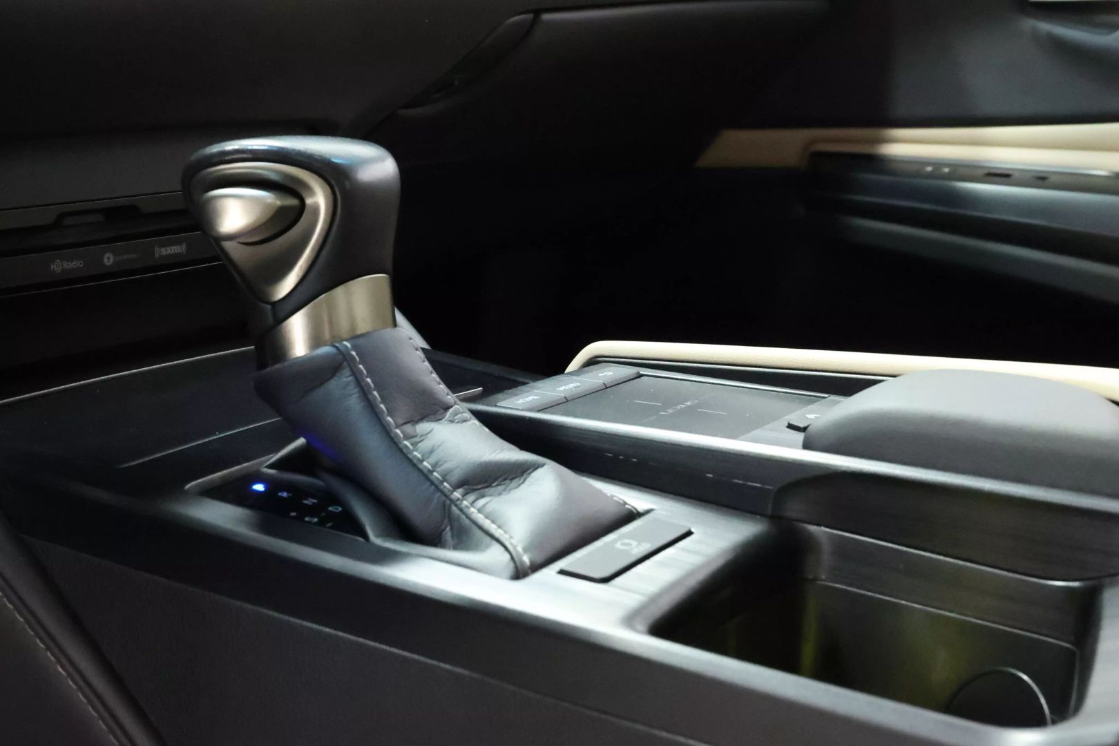 2020 Lexus Es - Image 43