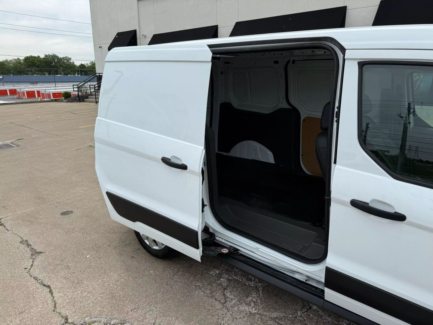 2022 Ford Transit Connect Cargo Van - Image 21