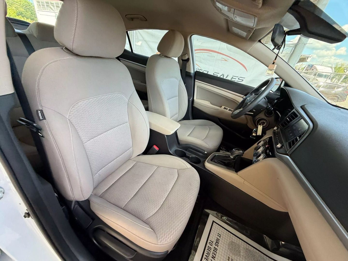 2019 Hyundai Elantra - Image 26