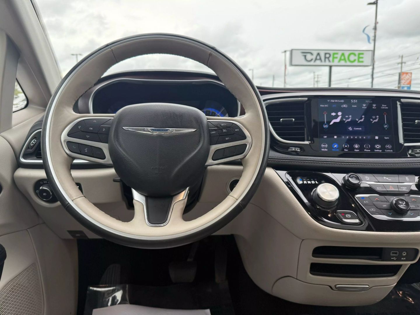 2020 Chrysler Pacifica - Image 36