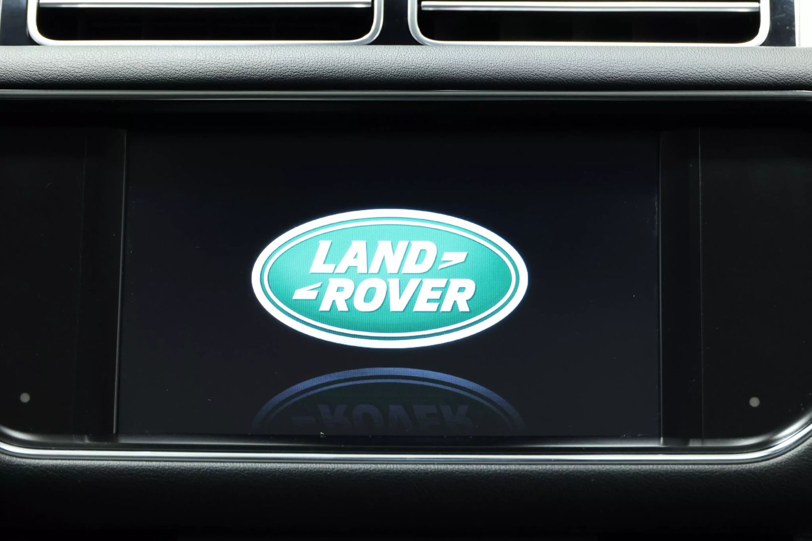 2016 Land Rover Range Rover - Image 40