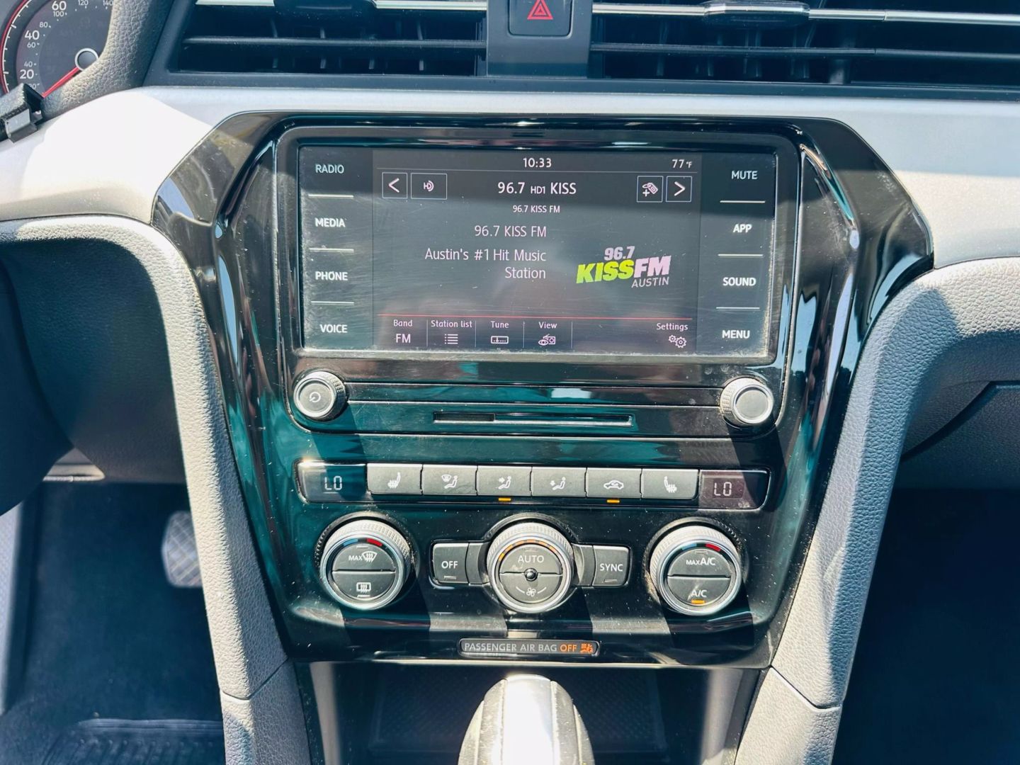 2020 Volkswagen Passat - Image 20