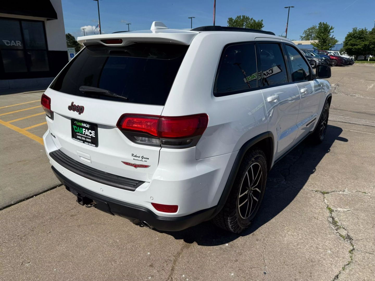 2020 Jeep Grand Cherokee - Image 15