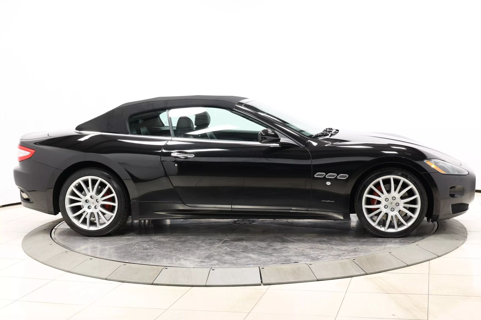 2013 Maserati Granturismo - Image 110