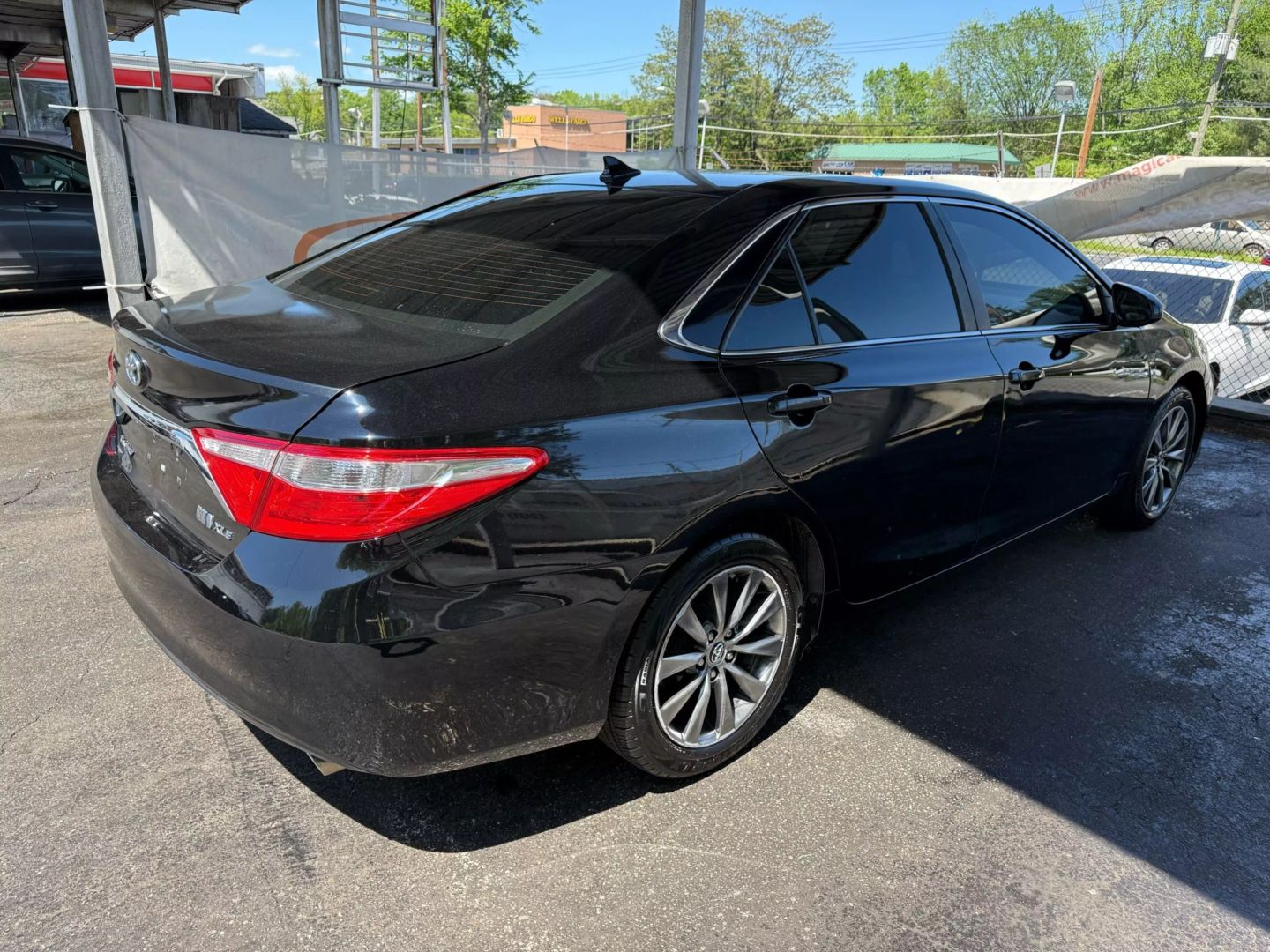 2015 Toyota Camry - Image 12