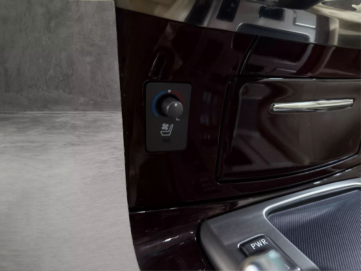 2013 Lexus Lx - Image 32