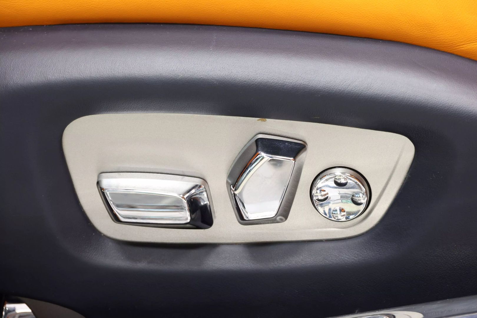 2016 Rolls-royce Dawn - Image 15