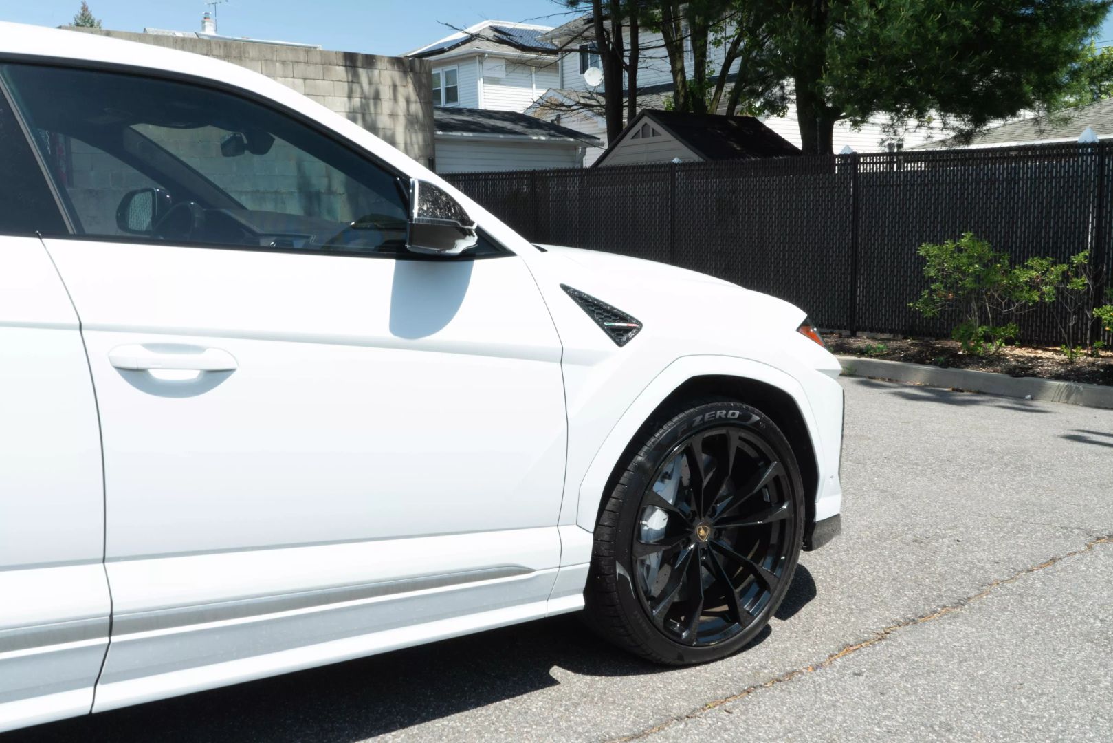 2019 Lamborghini Urus - Image 15