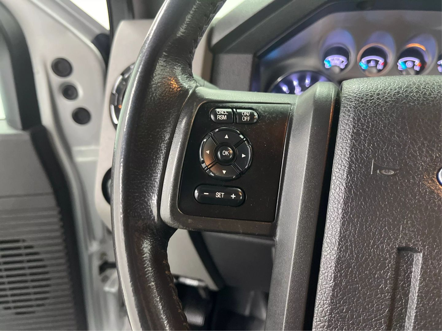 2011 Ford F350 Super Duty Crew Cab - Image 33