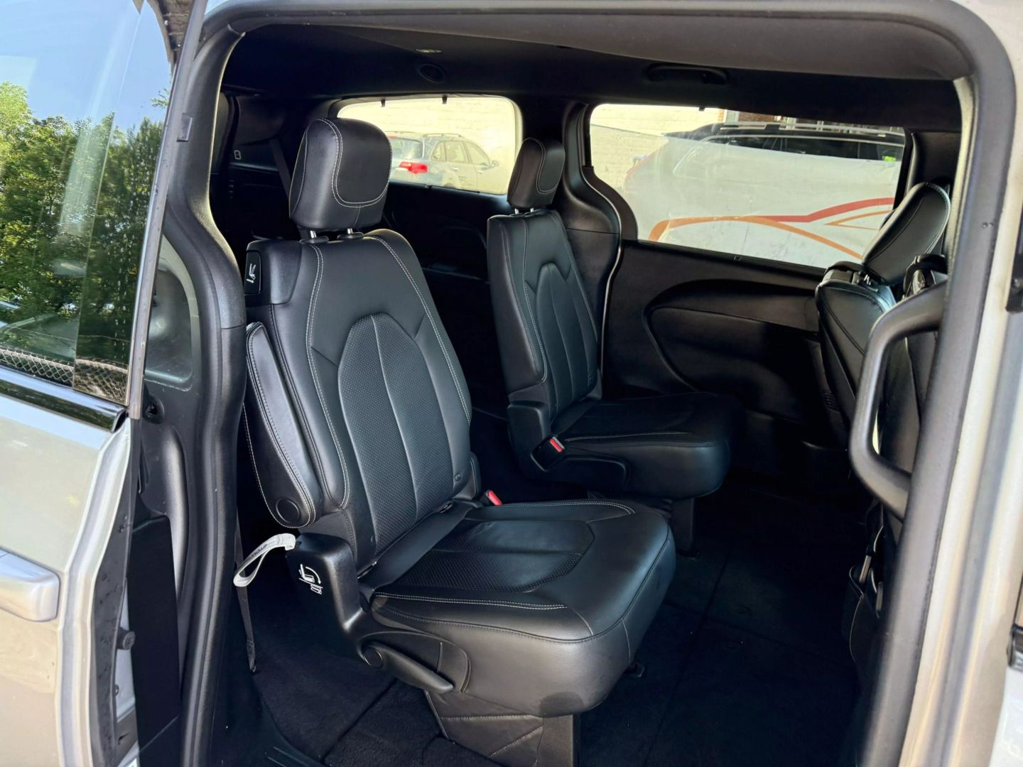 2019 Chrysler Pacifica - Image 25