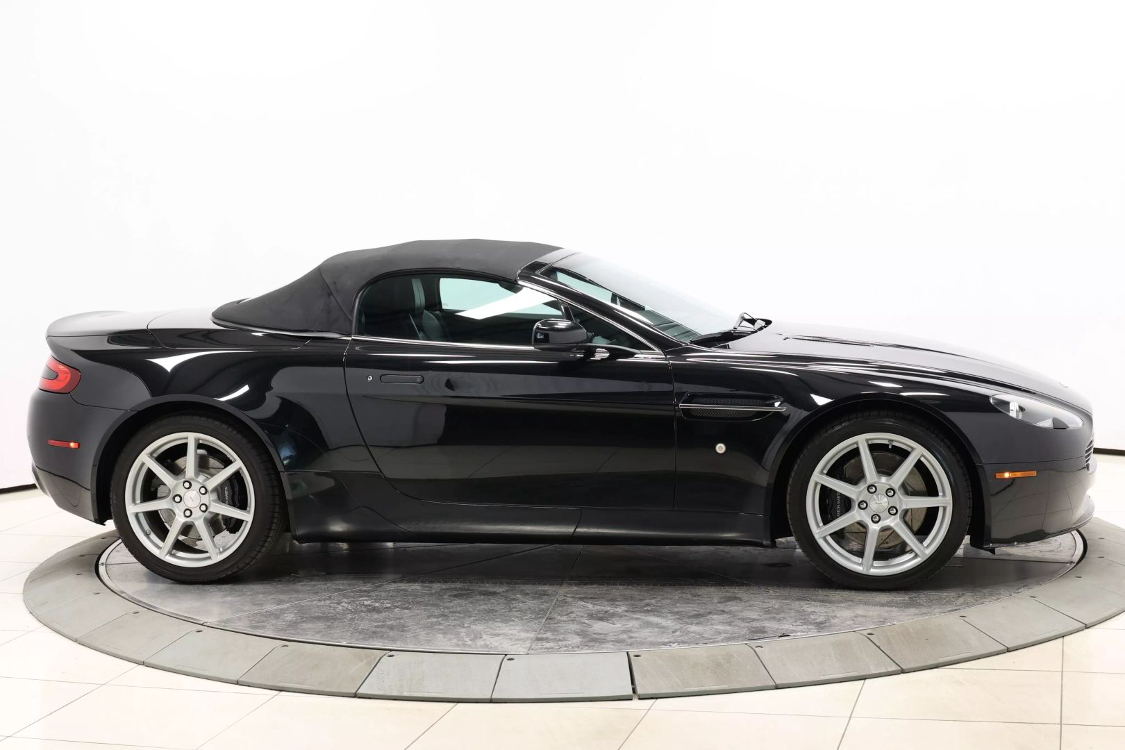 2008 Aston Martin Vantage - Image 95