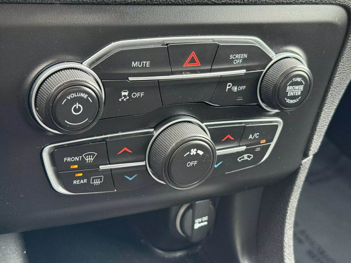 2020 Dodge Charger - Image 44