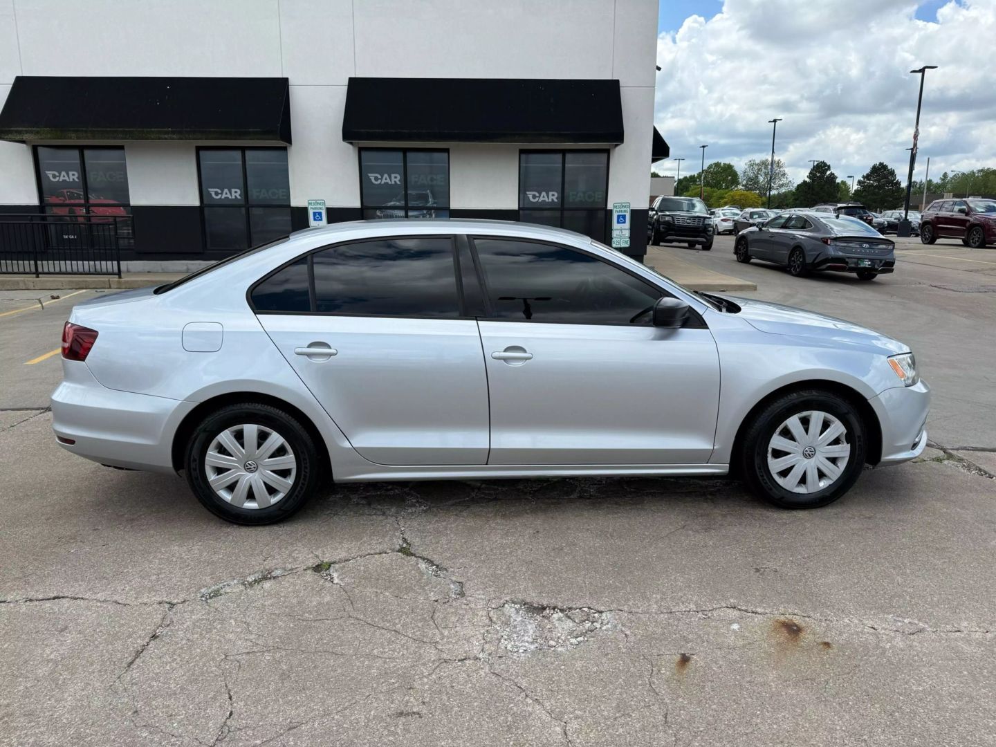 2016 Volkswagen Jetta - Image 15