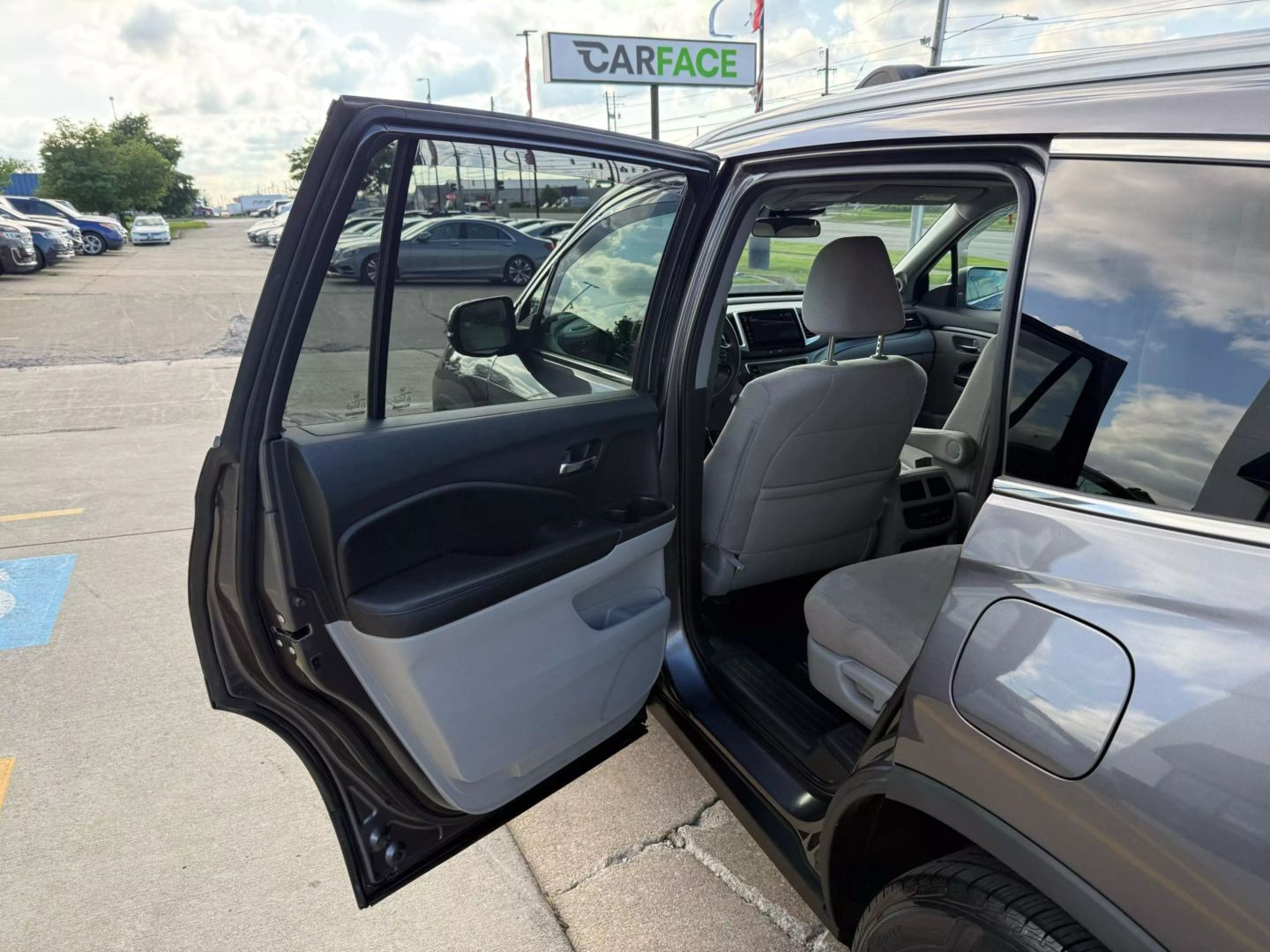 2017 Honda Pilot - Image 20
