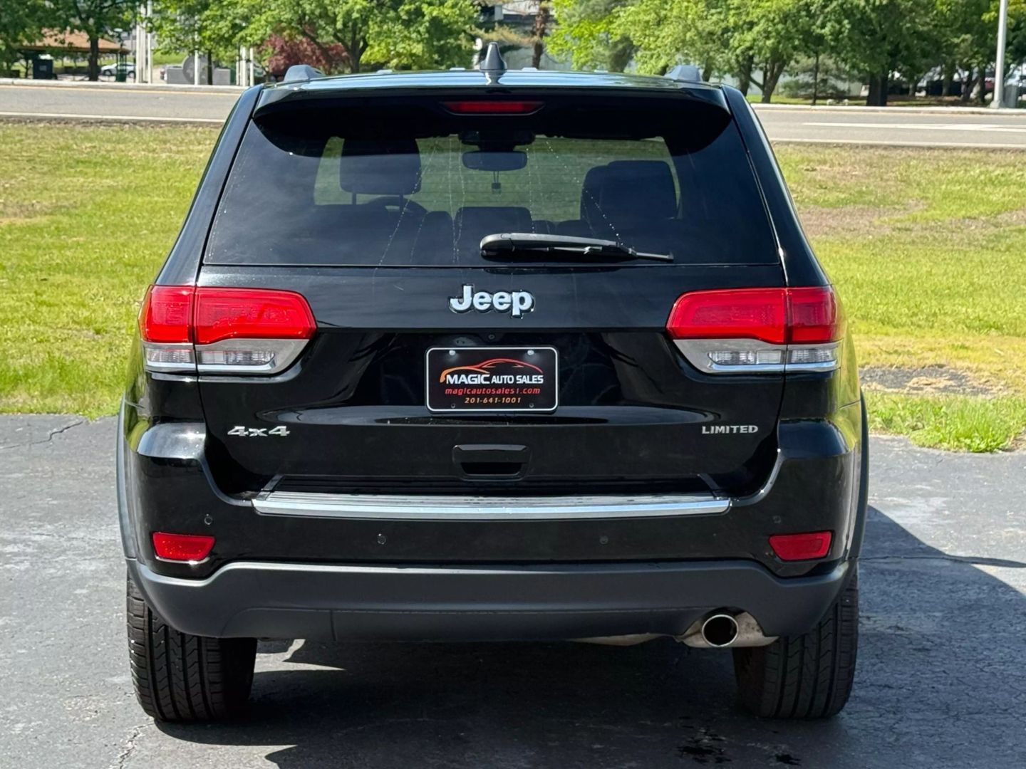 2019 Jeep Grand Cherokee - Image 10