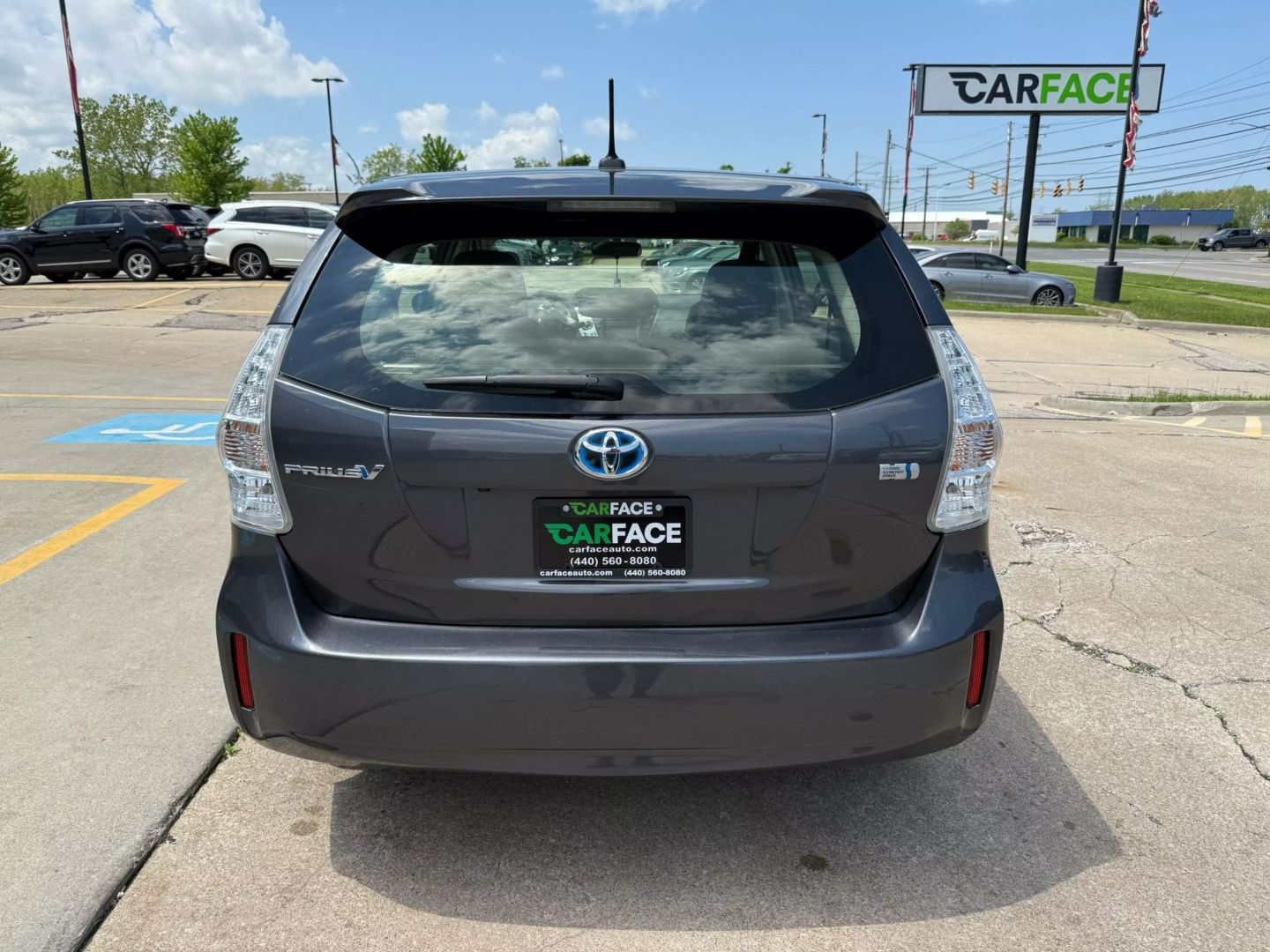 2014 Toyota Prius V - Image 9