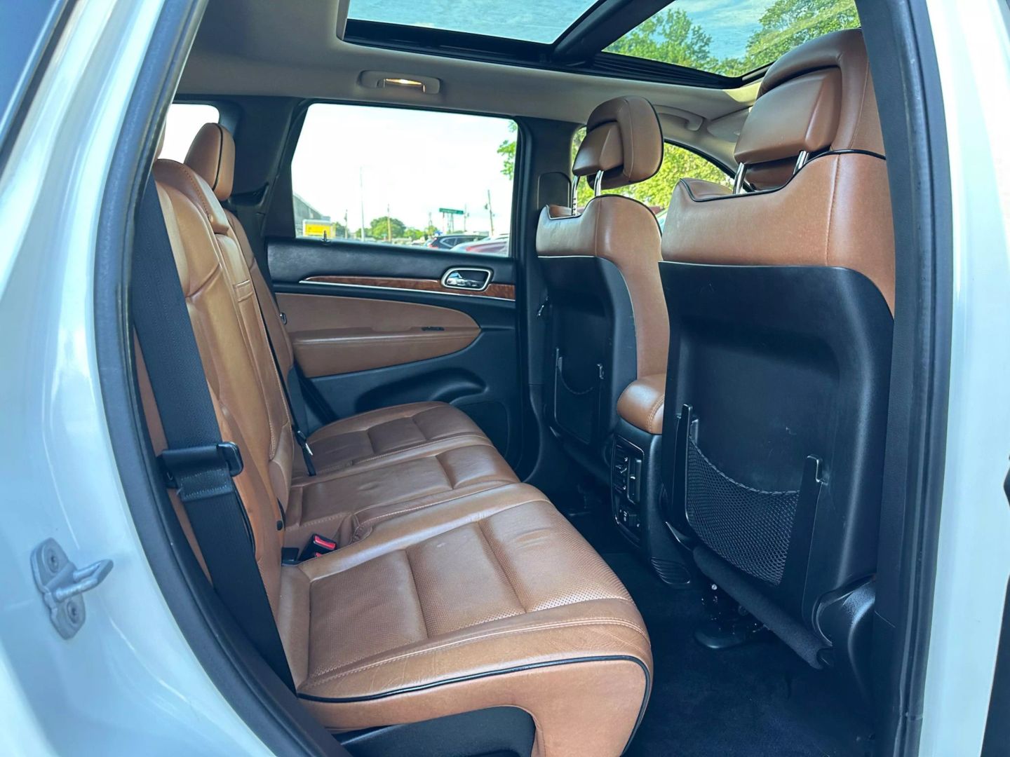 2011 Jeep Grand Cherokee - Image 26