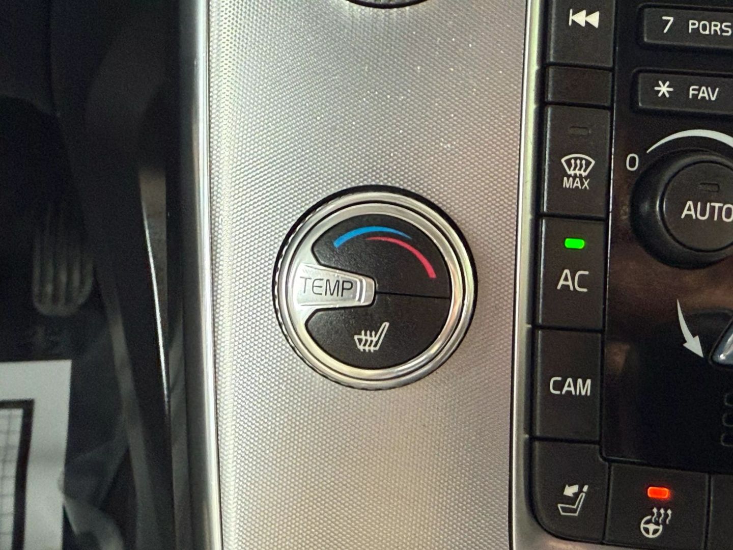 2018 Volvo S60 - Image 30