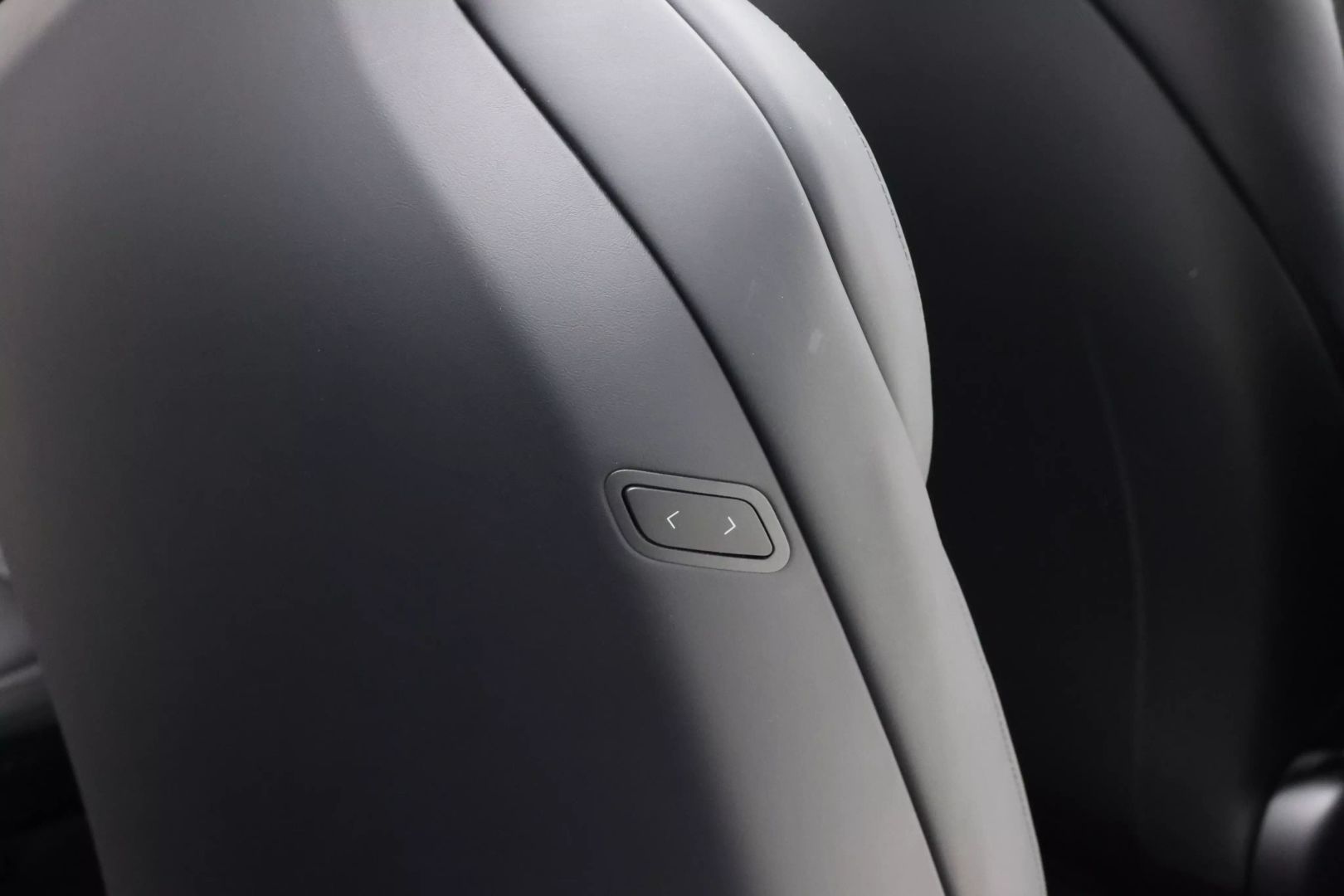 2022 Tesla Model X - Image 71