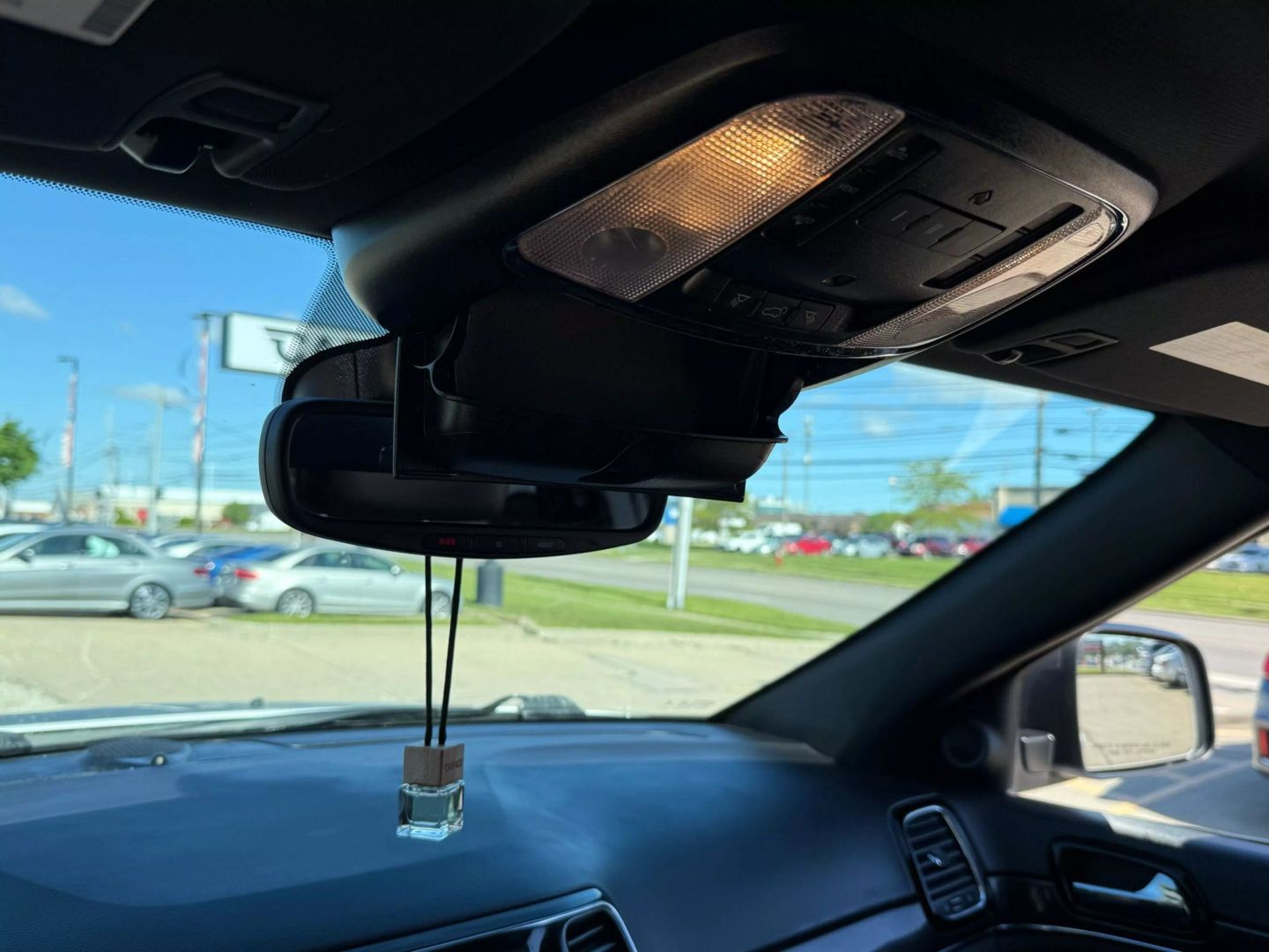 2020 Jeep Grand Cherokee - Image 57