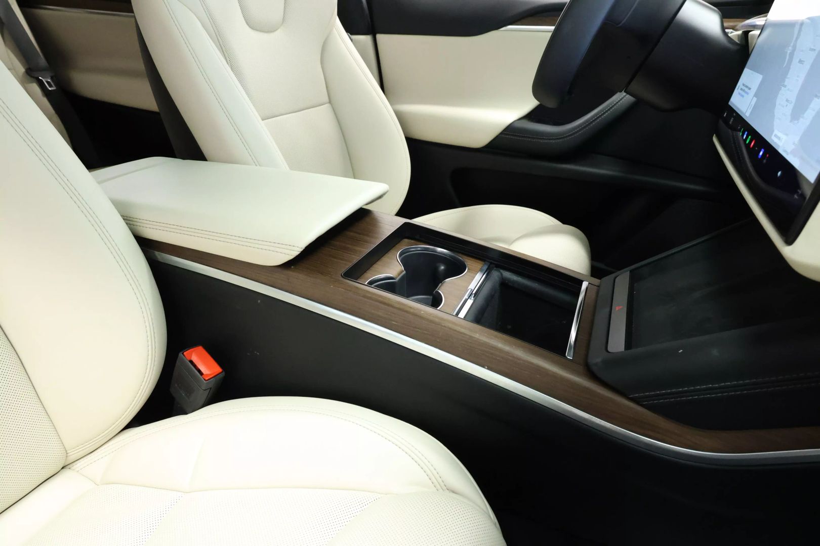 2023 Tesla Model X - Image 90